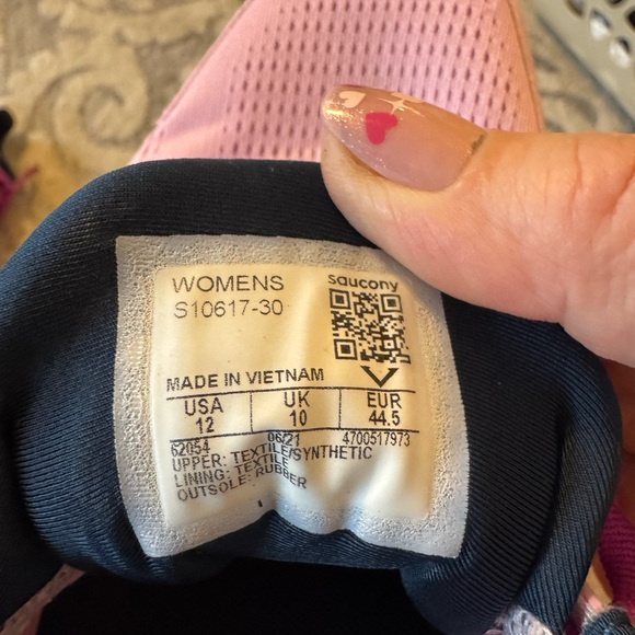 Saucony Women's Pink Running Shoes - Picture 6 of 6